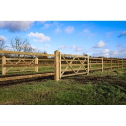 Complete enkele Engelse poort 2,4 m - Tanalith-E - inclusief poortpalen + hang- en sluitwerk - weidepoort
